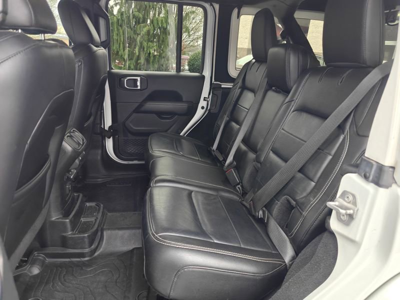 Used 2019 Jeep Wrangler Unlimited Sahara image 14