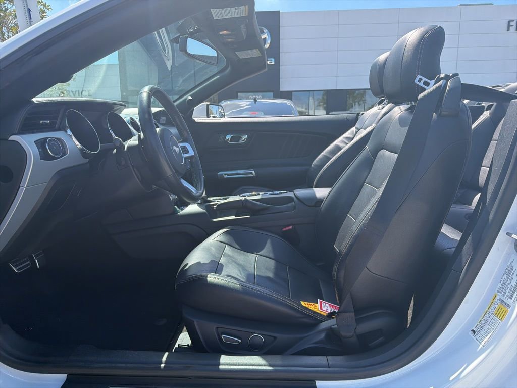 Used 2017 Ford Mustang Premium image 2