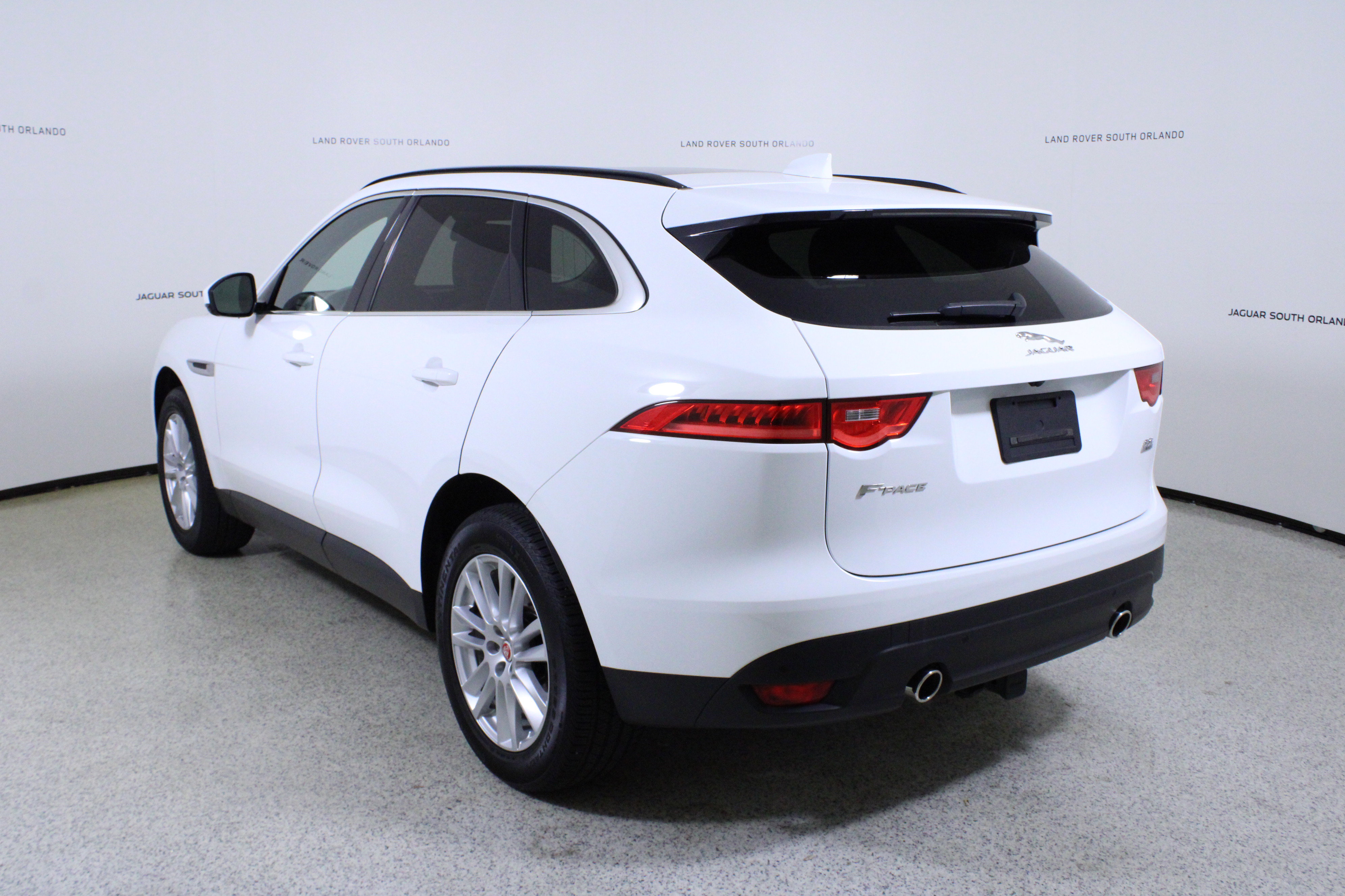 Used 2017 Jaguar F-PACE Prestige image 5