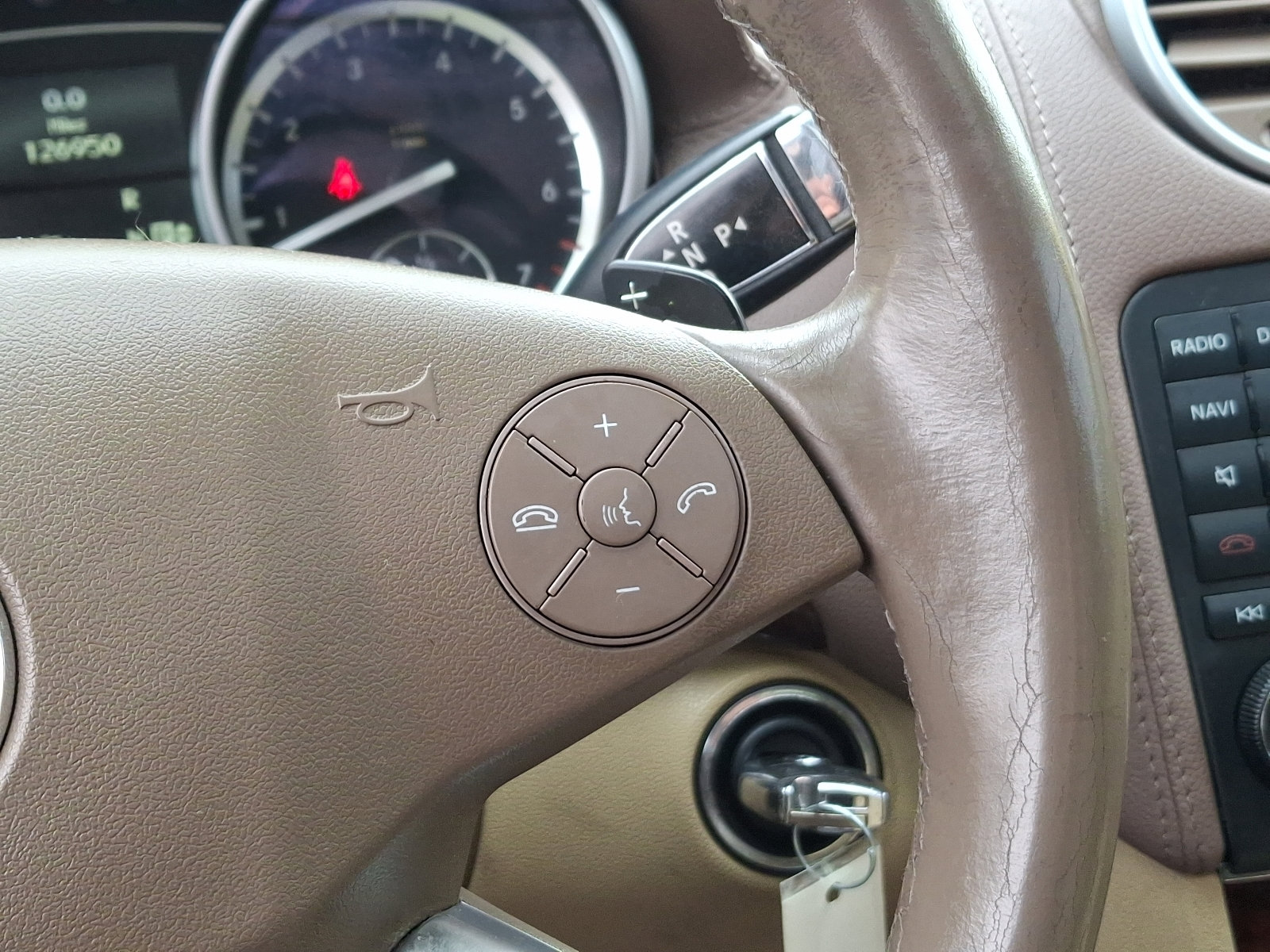 Used 2012 Mercedes-Benz GL 450 4MATIC image 24