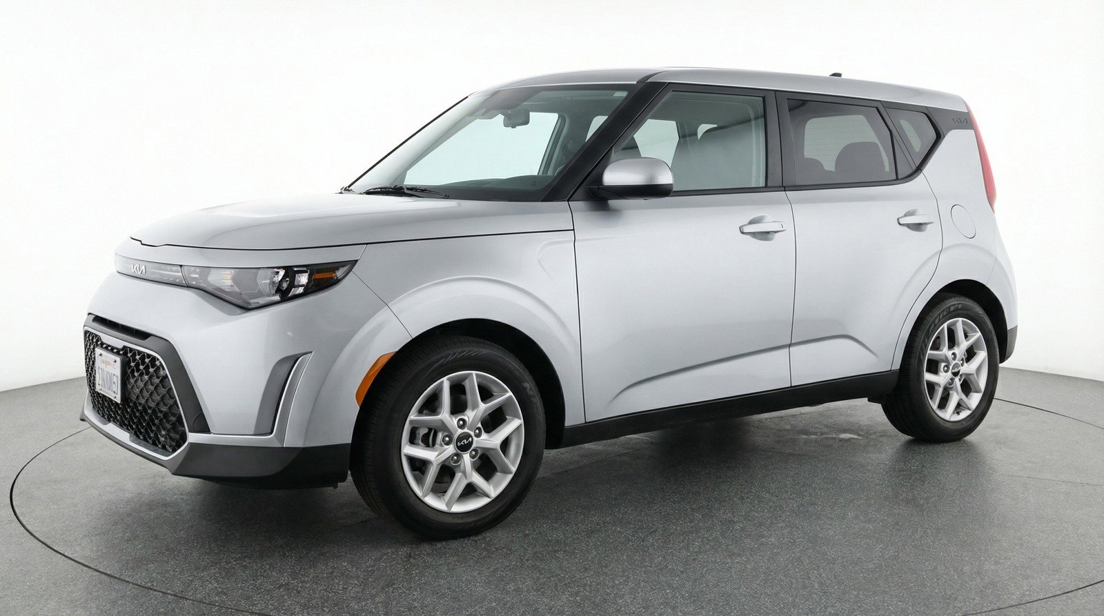 Used 2025 Kia Soul LX w/ LX Technology Package image 3