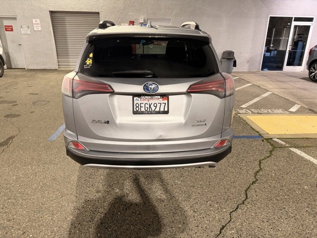Used 2018 Toyota RAV4 XLE image 5