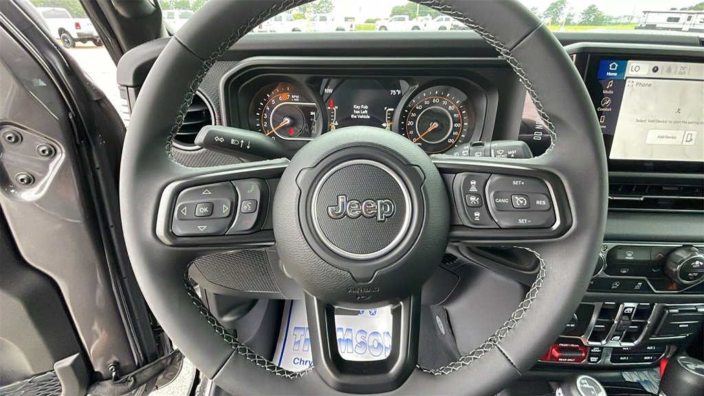 New 2025 Jeep Wrangler Unlimited Rubicon w/ Steel Bumper Group image 19