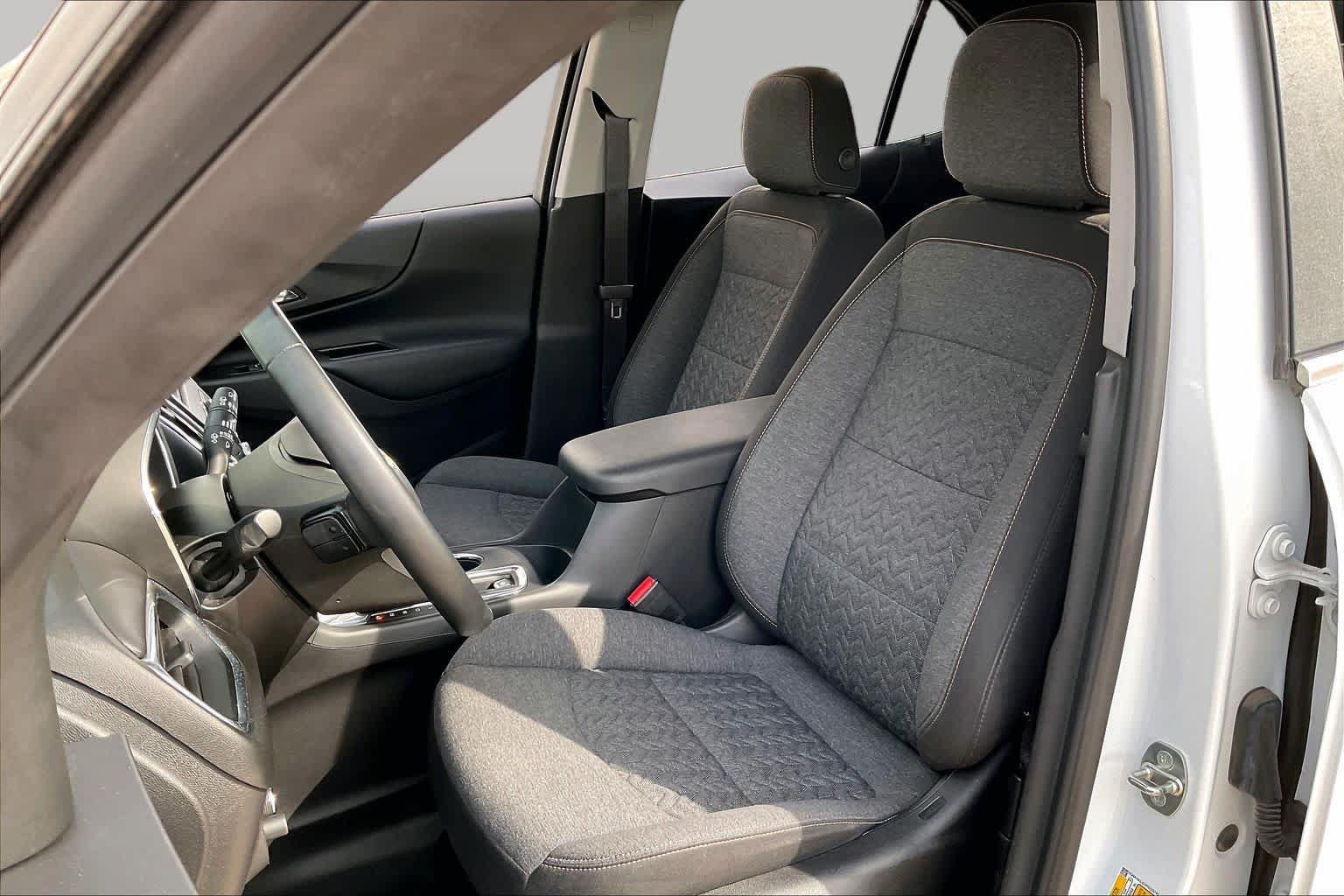 Used 2023 Chevrolet Equinox LT FWD image 9