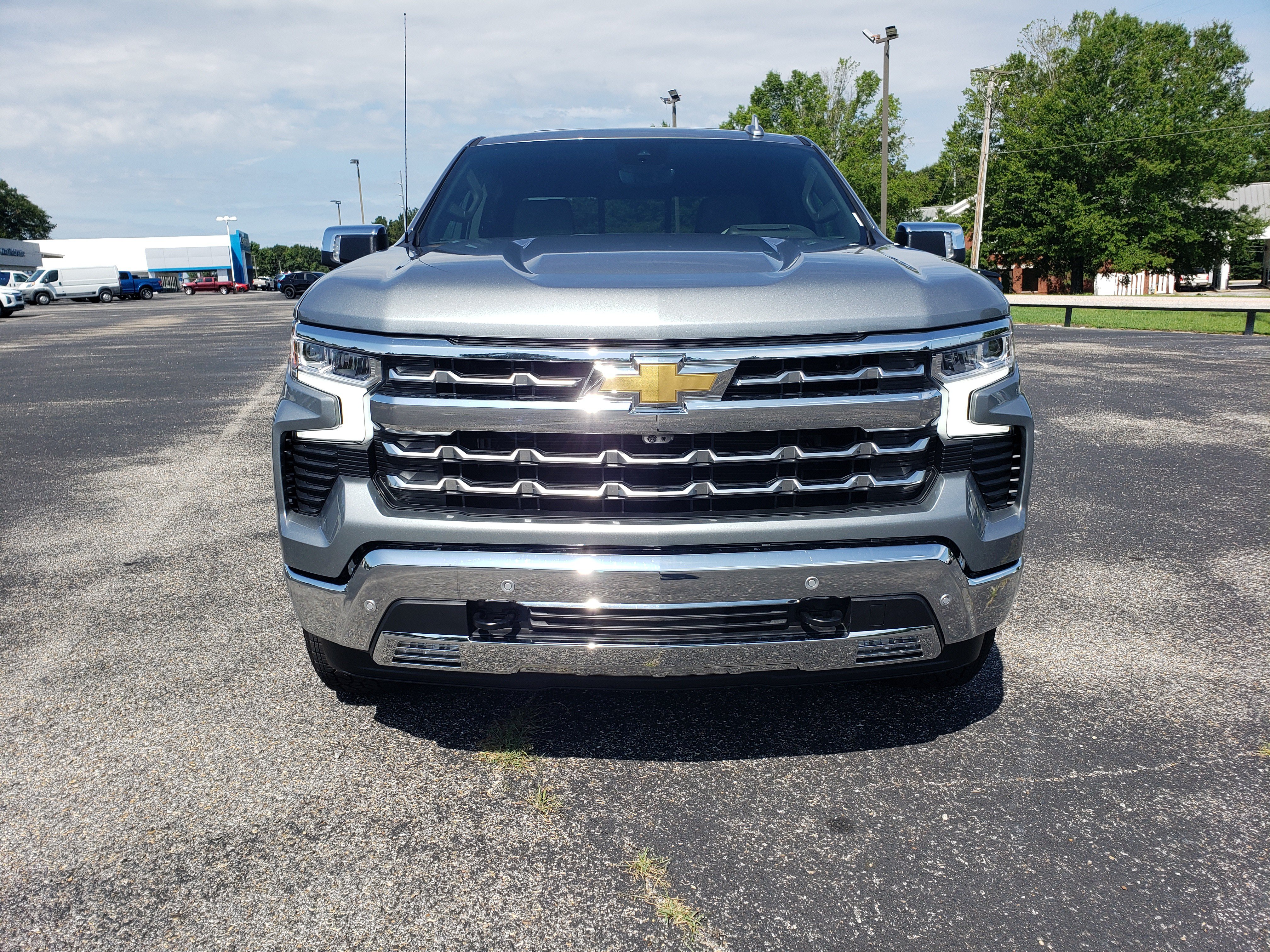 New 2026 Chevrolet Silverado 1500 LTZ w/ LTZ Premium Package AWD/4WD image 7
