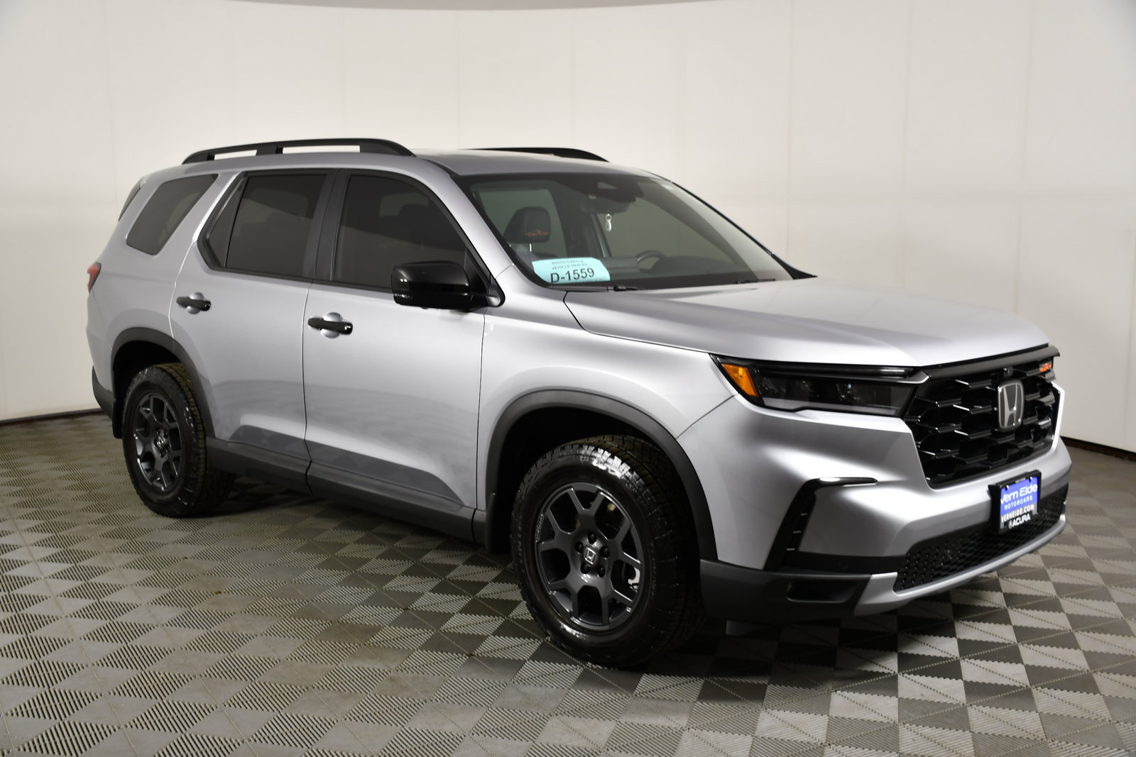 Used 2025 Honda Pilot TrailSport image 4