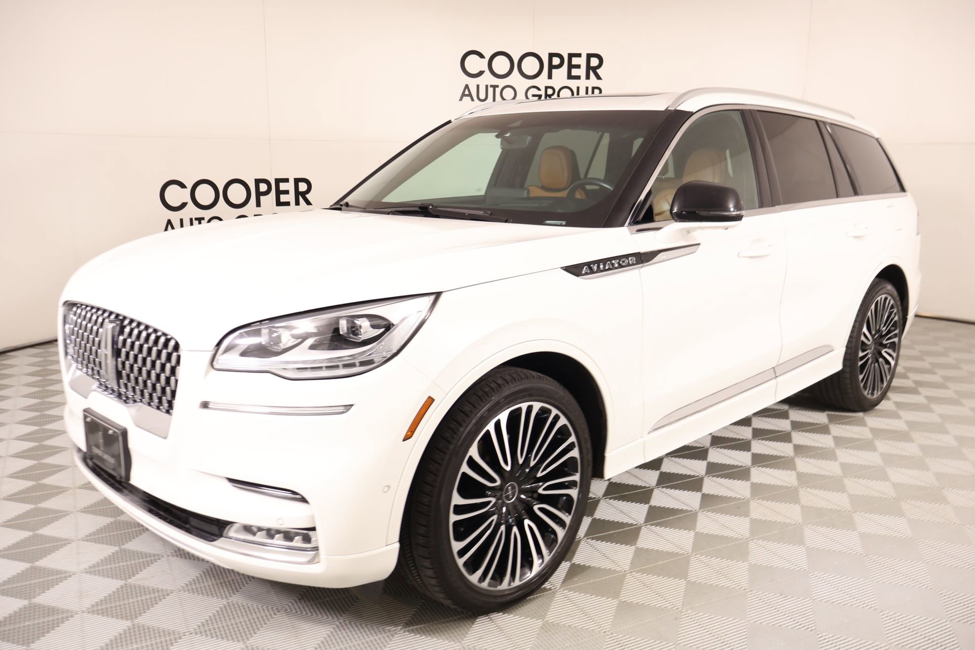 Used 2023 Lincoln Aviator Black Label w/ Dynamic Handling Package AWD/4WD image 11