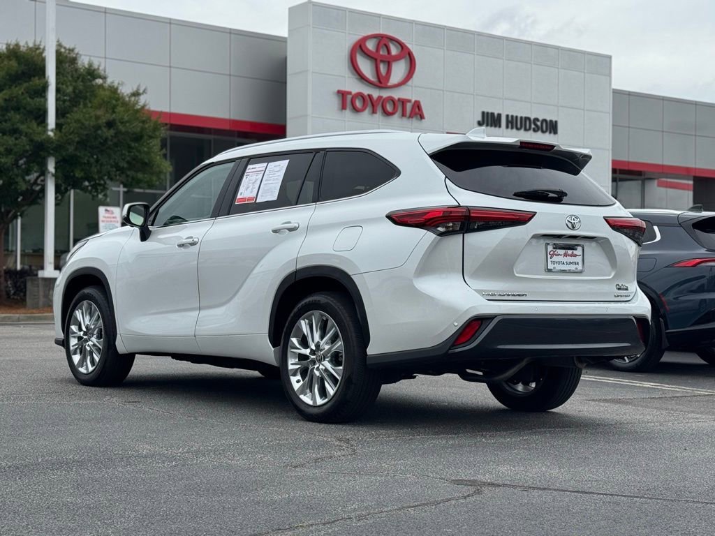 Used 2023 Toyota Highlander Limited FWD image 9