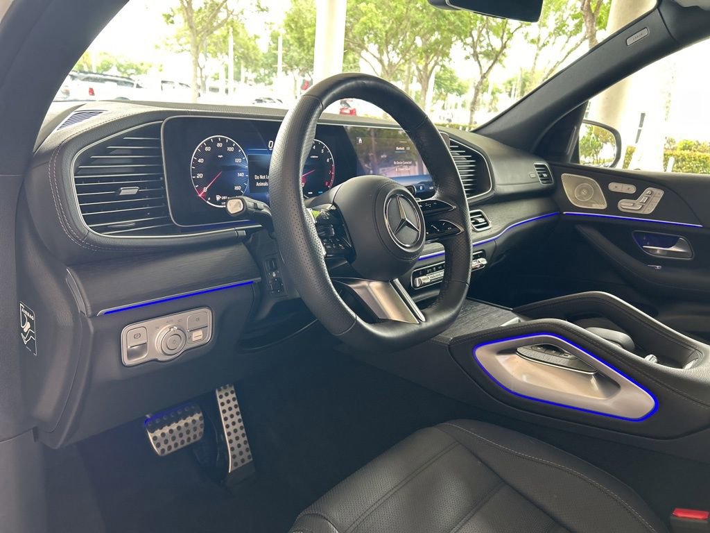 Used 2025 Mercedes-Benz GLS 450 4MATIC image 11