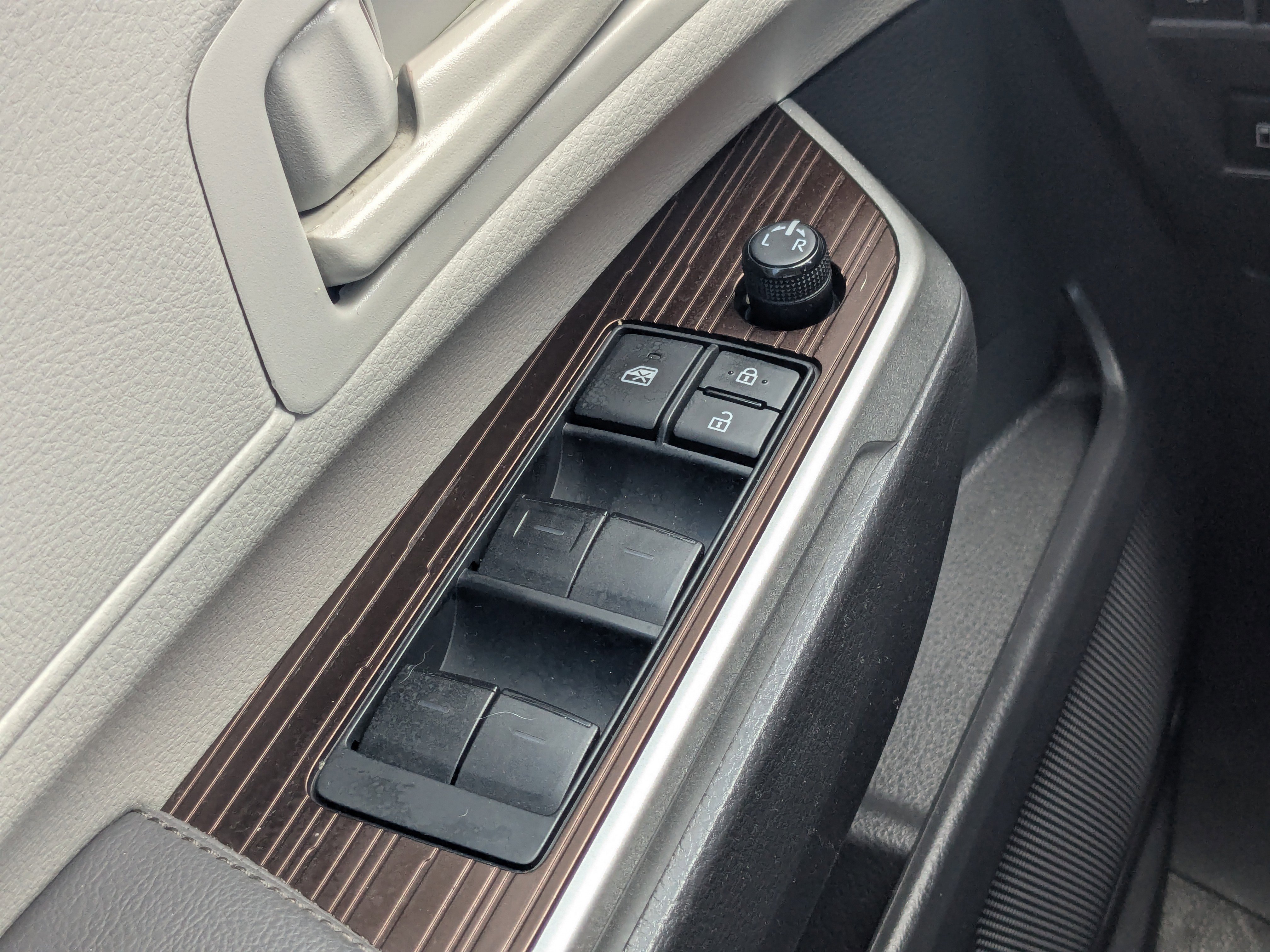 Used 2021 Toyota Sienna LE w/ LE Plus Package image 37