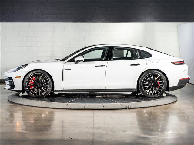 New 2026 Porsche Panamera Turbo image 2