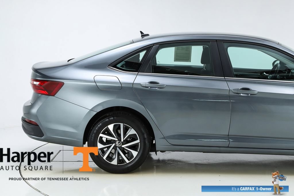 Used 2025 Volkswagen Jetta S image 11