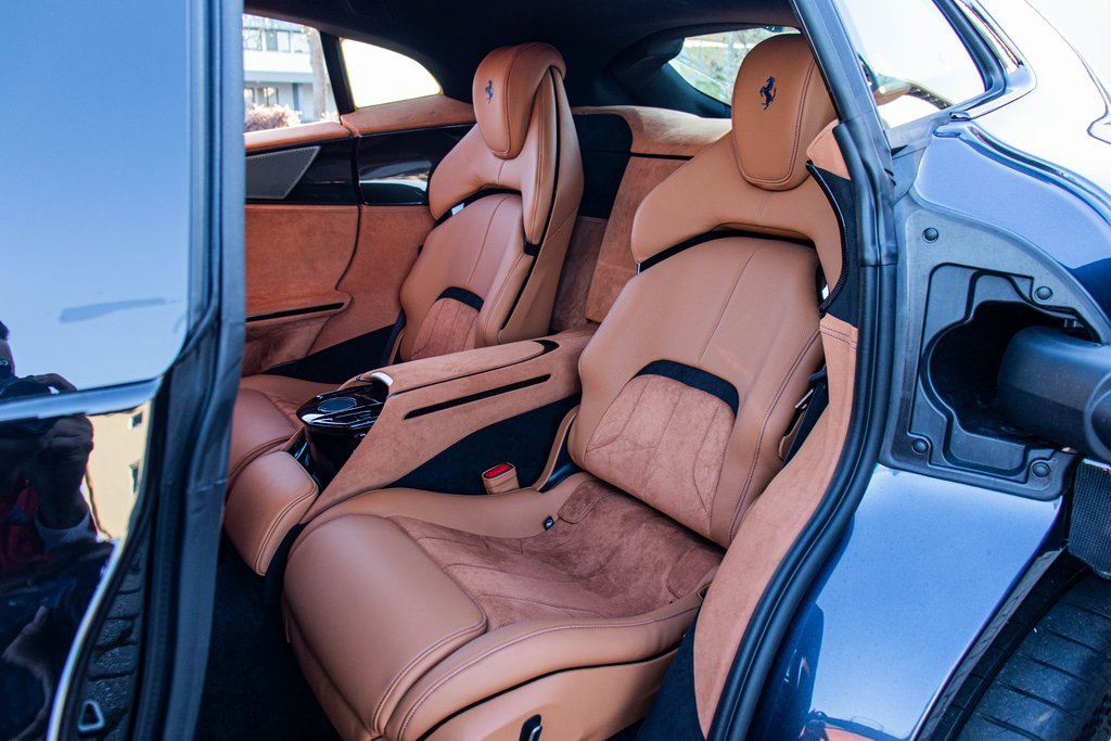 Certified 2024 Ferrari Purosangue Base image 48