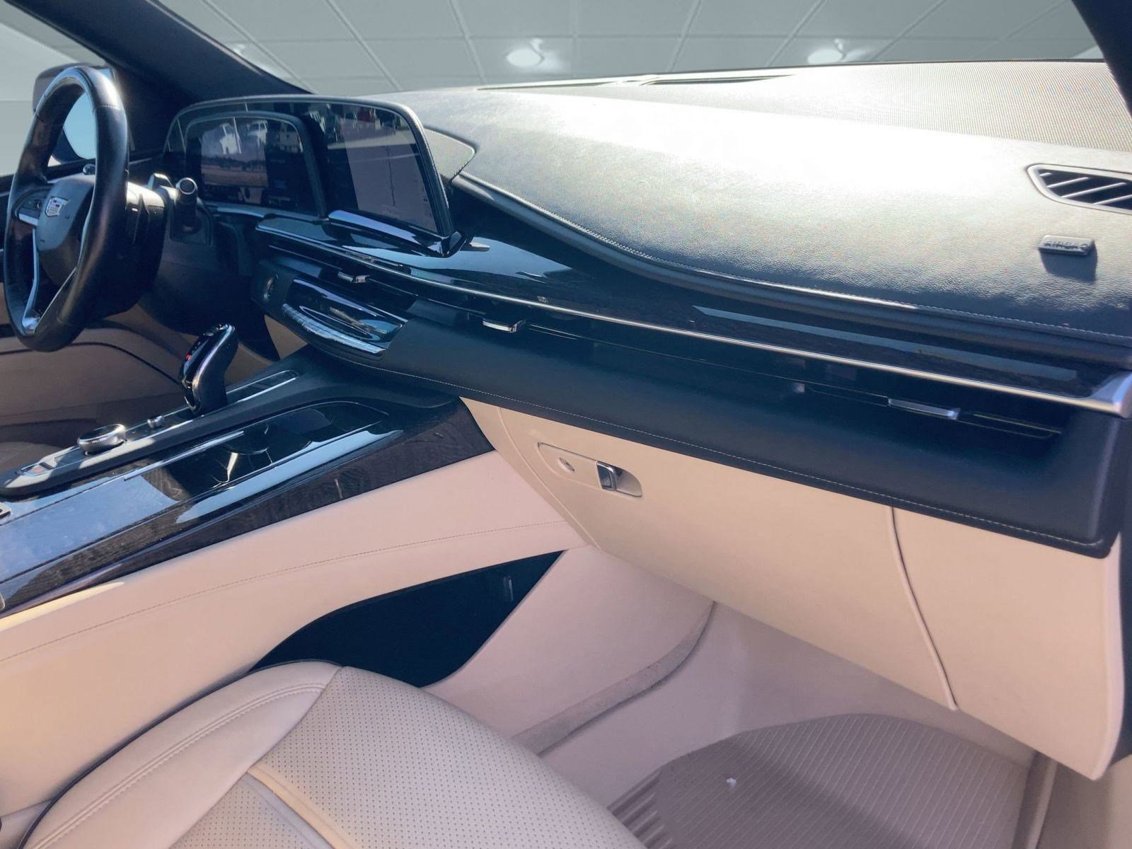 Used 2023 Cadillac Escalade ESV Premium Luxury w/ Performance Package image 20