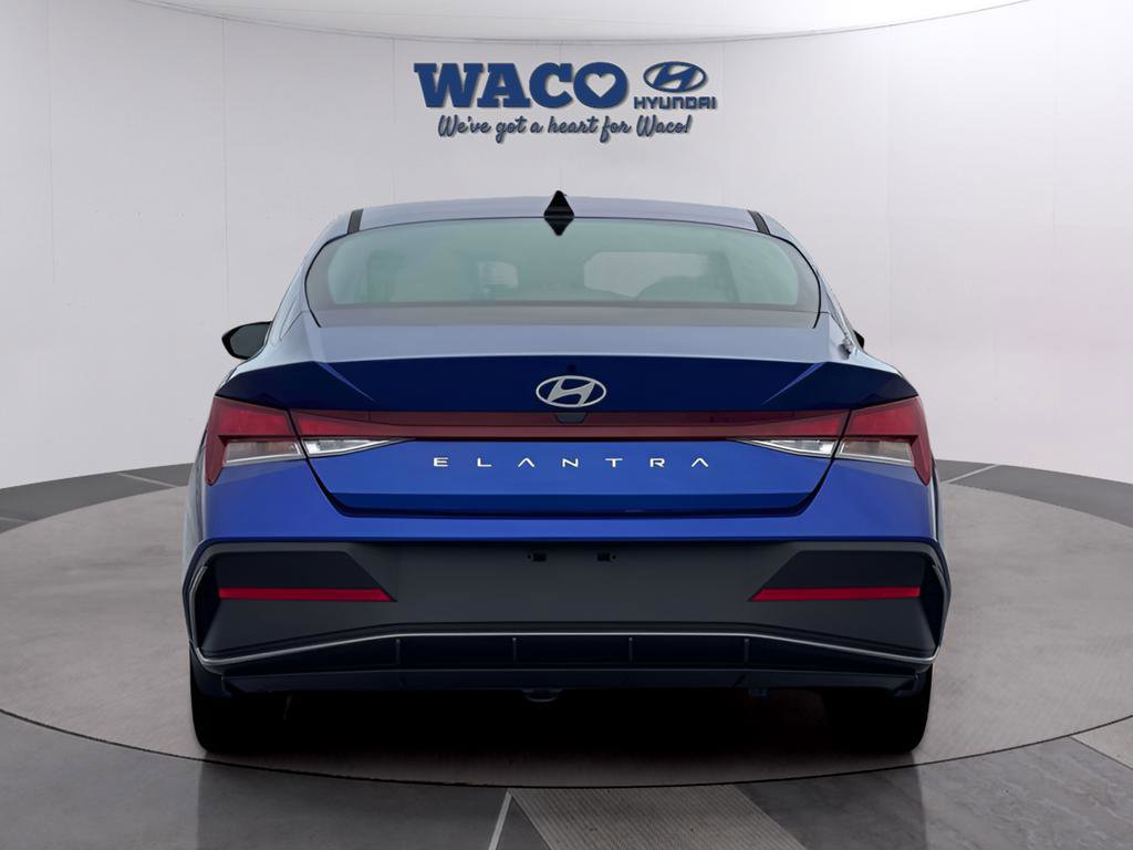 Used 2026 Hyundai Elantra SE w/ Cargo Package image 6