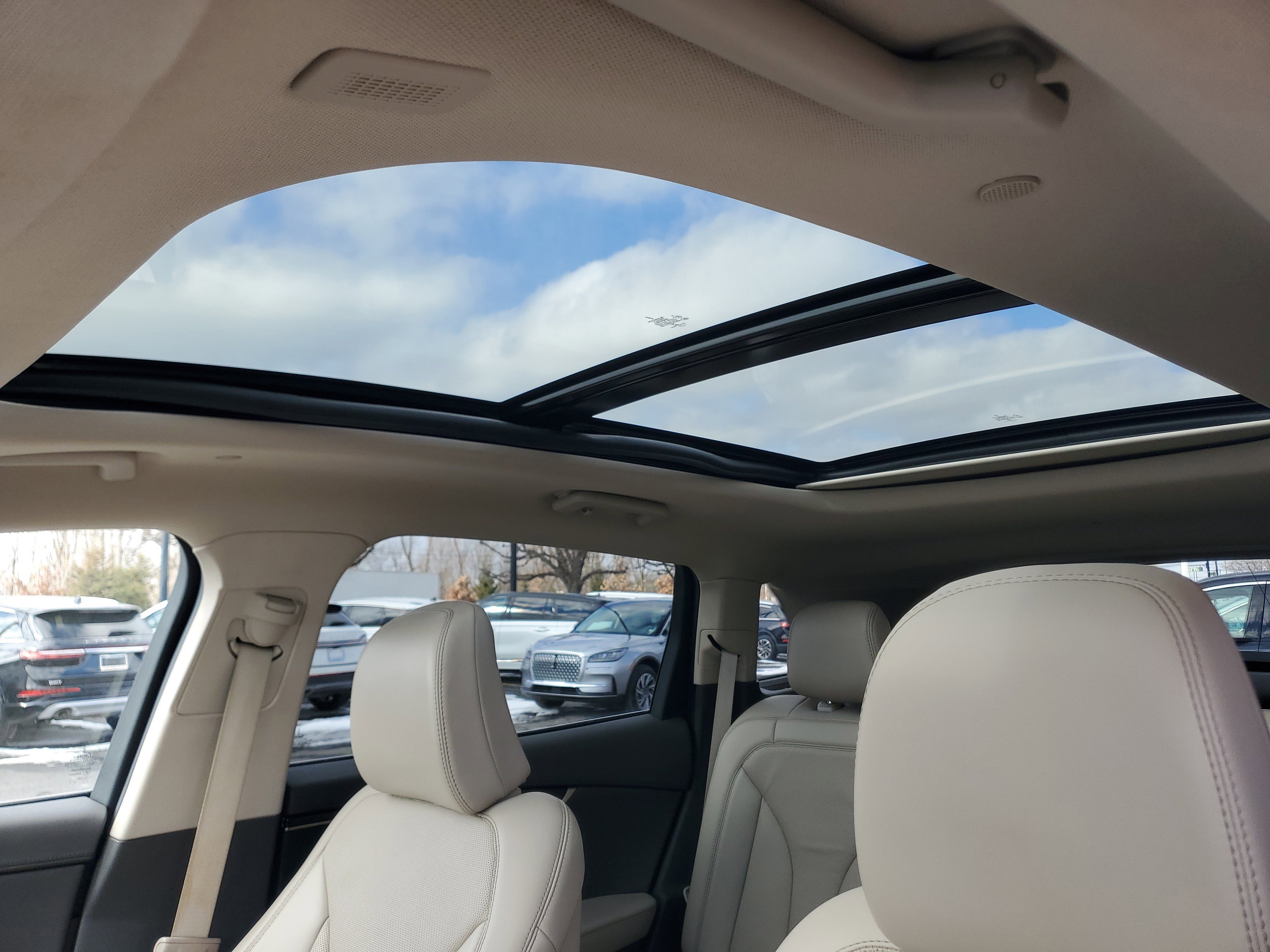 Certified 2022 Lincoln Nautilus Reserve image 11