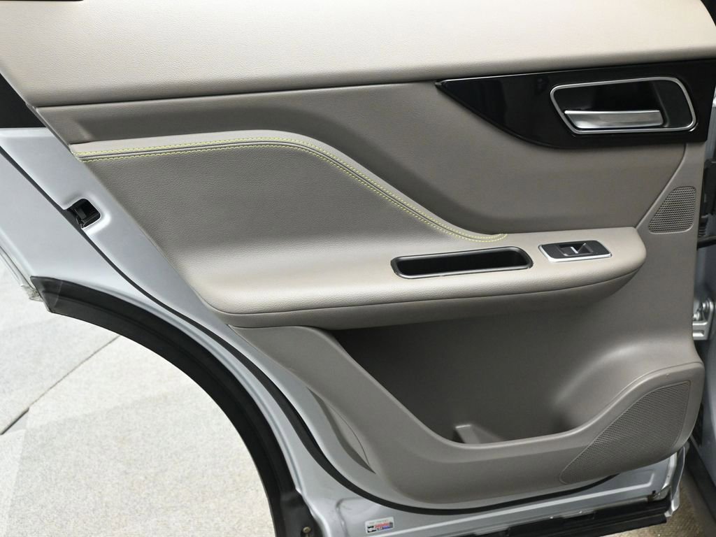 Used 2020 Jaguar F-PACE R-Sport image 14