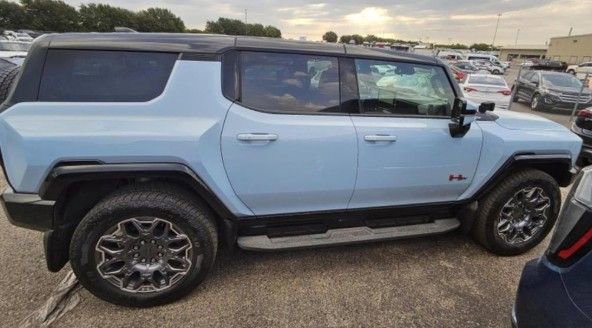 Used 2025 GMC Hummer EV 3X w/ LPO, Illumination Package image 2