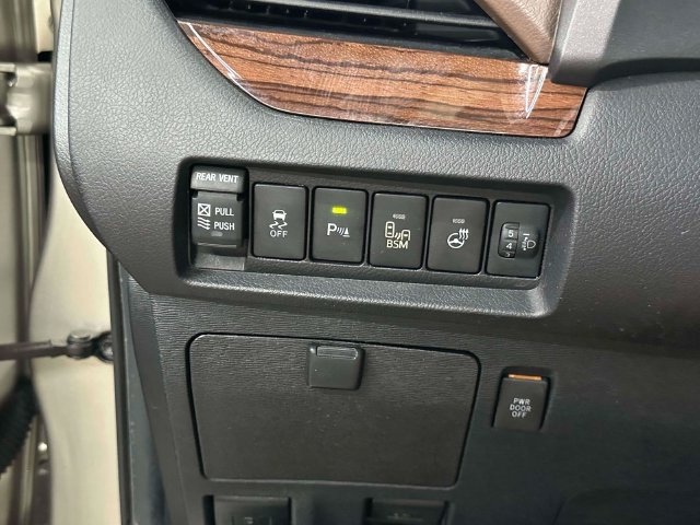 Used 2017 Toyota Sienna Limited Premium w/ Protection Package AWD/4WD image 32