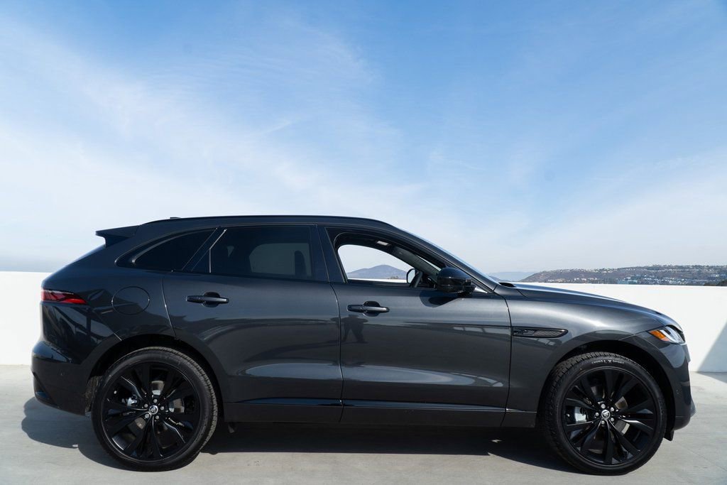 Used 2025 Jaguar F-PACE R-Dynamic S AWD/4WD image 7