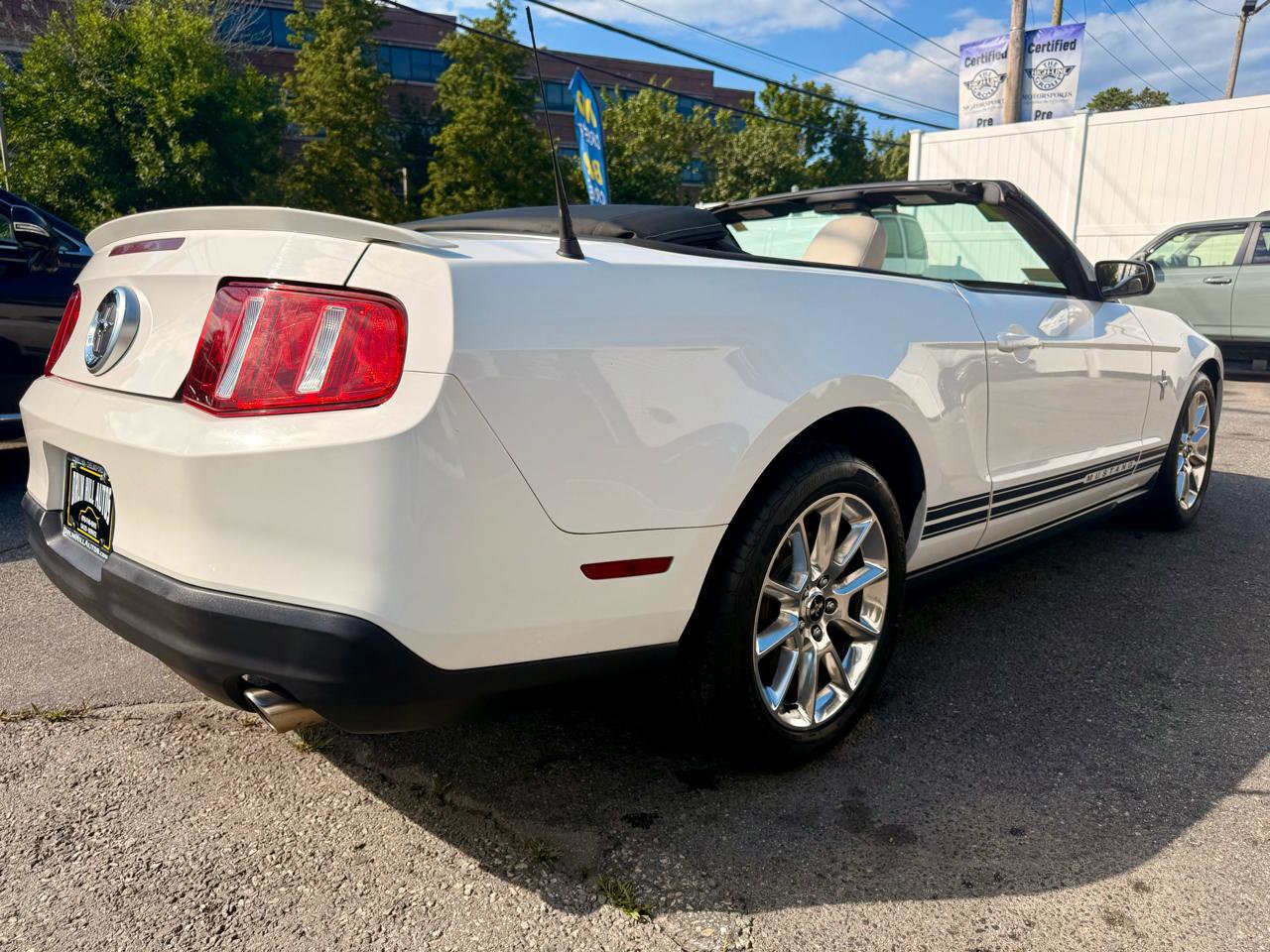 Used 2010 Ford Mustang Convertible RWD image 35