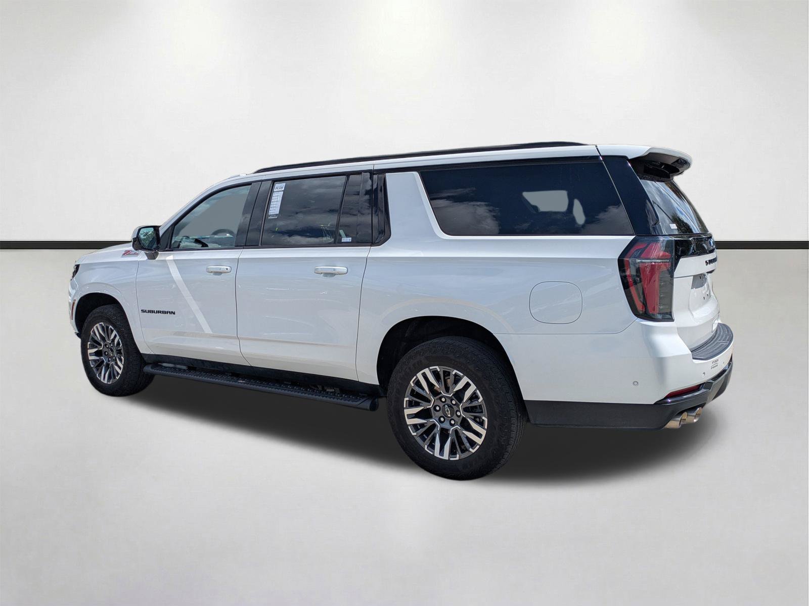 Used 2025 Chevrolet Suburban Z71 AWD/4WD image 7