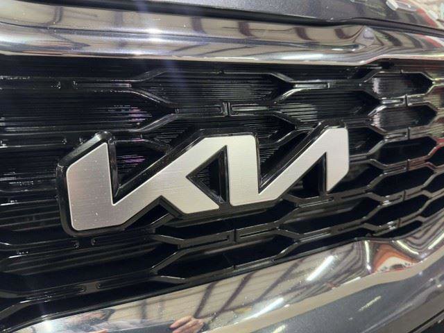 Used 2022 Kia Telluride LX AWD/4WD image 12