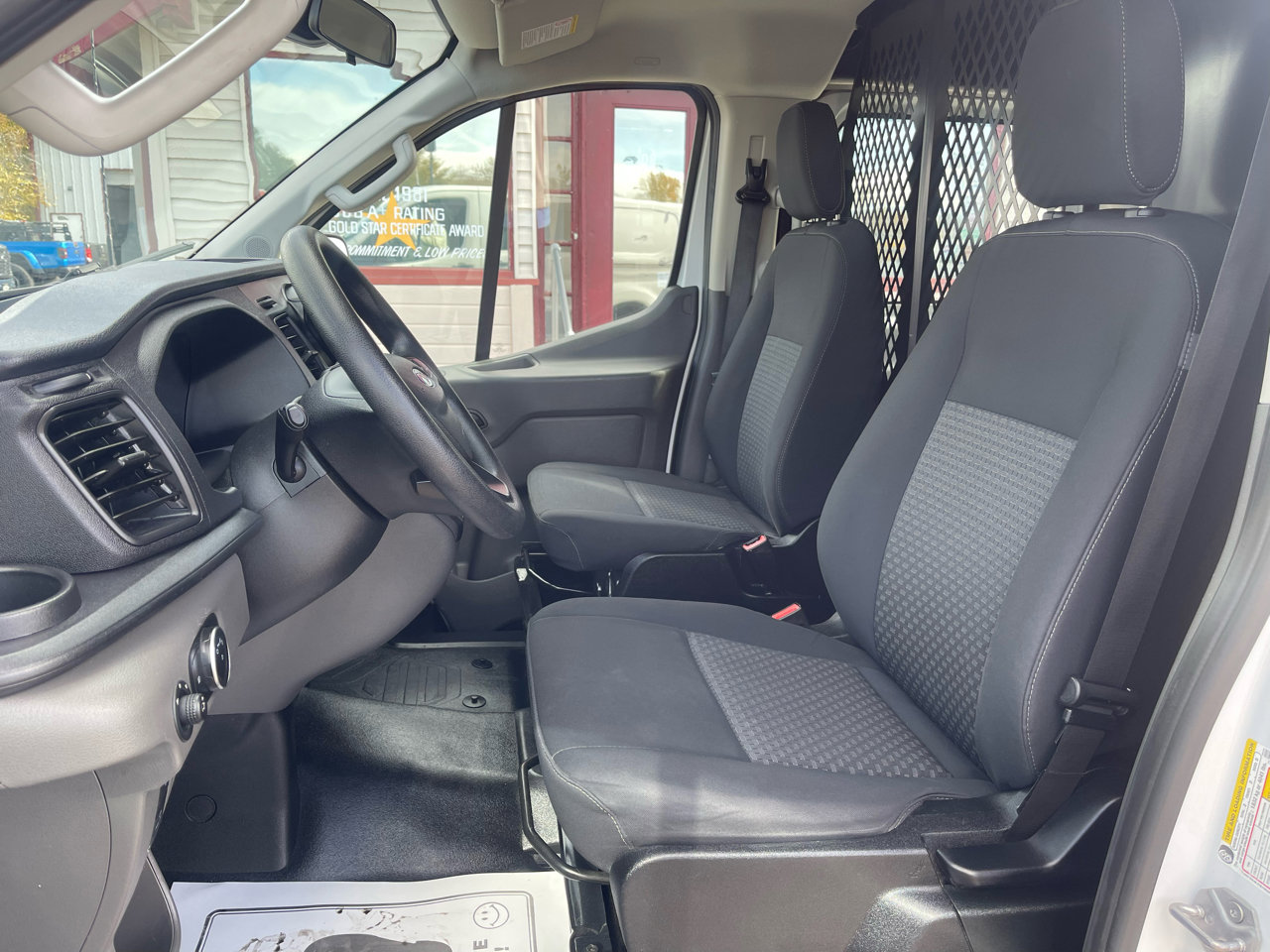 Used 2024 Ford Transit 250 Low Roof w/ Exterior Upgrade Package image 21