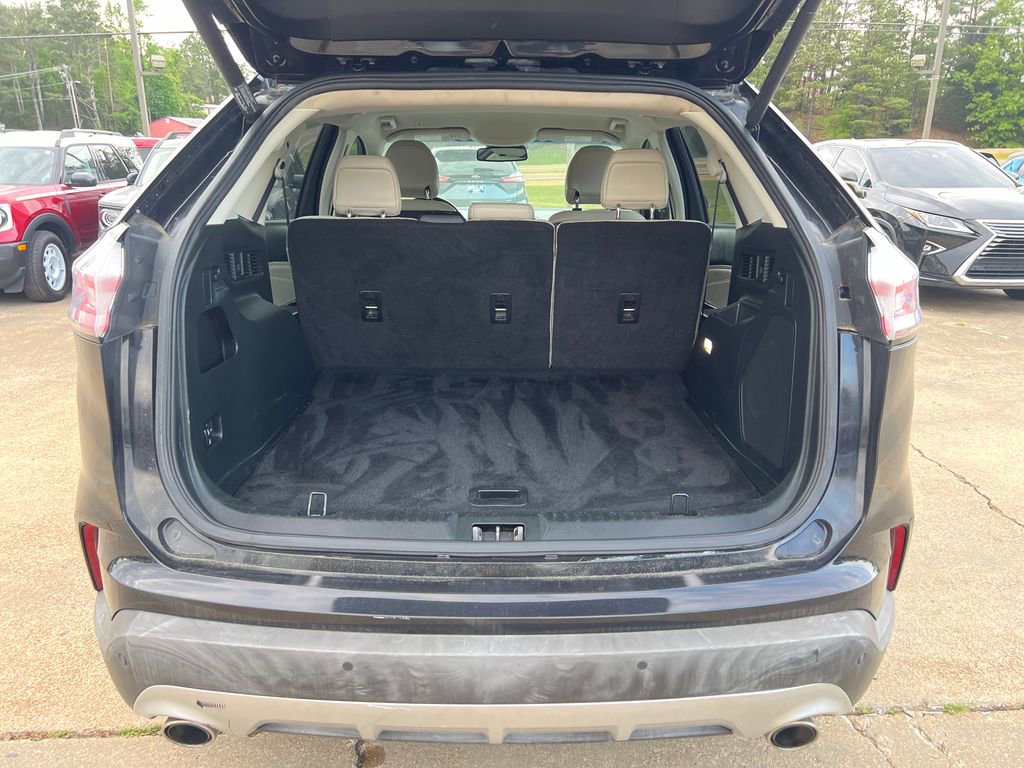 Used 2019 Ford Edge Titanium image 21