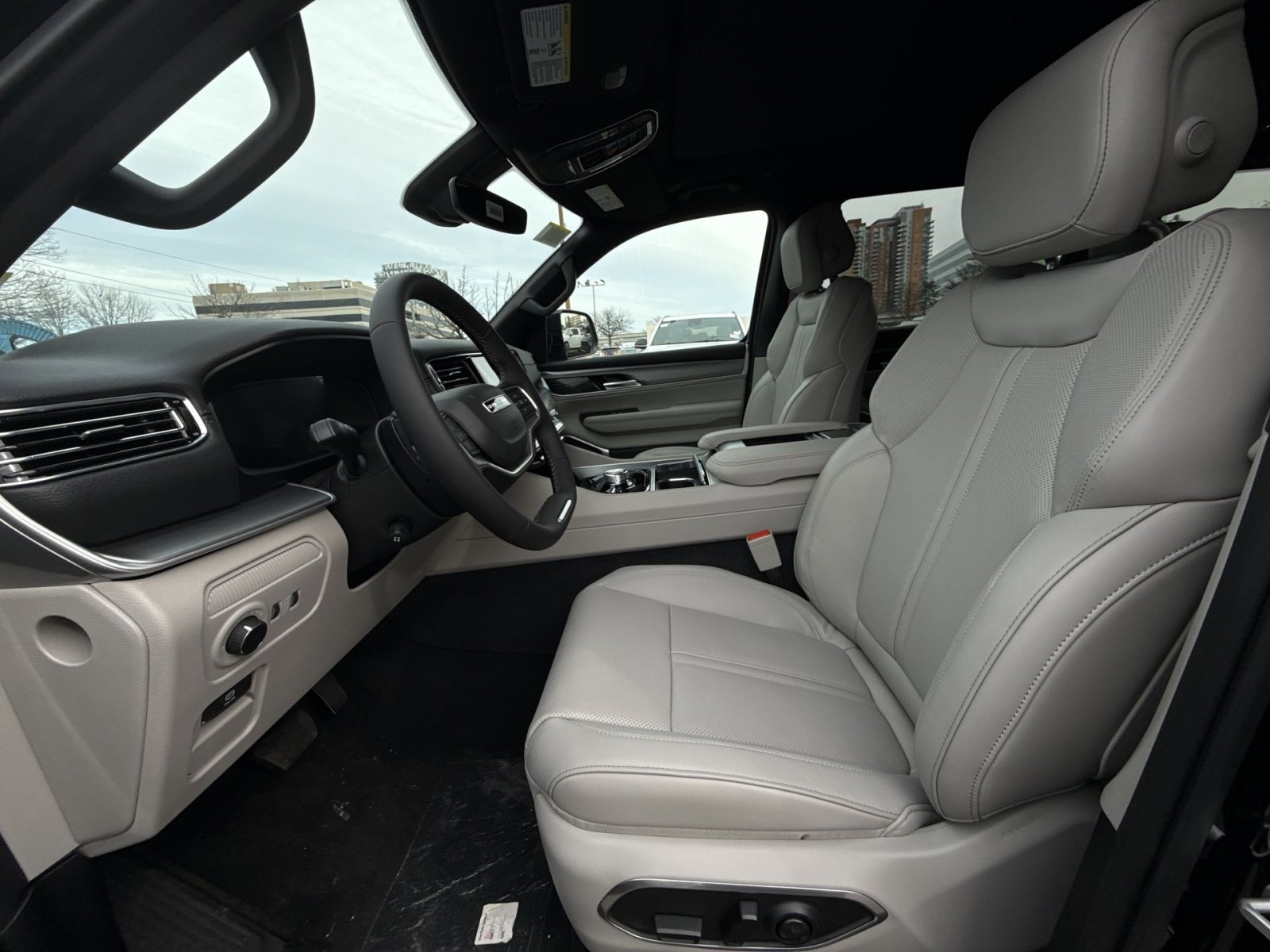 New 2026 Jeep Grand Wagoneer L 4WD w/ Premium Group I image 13