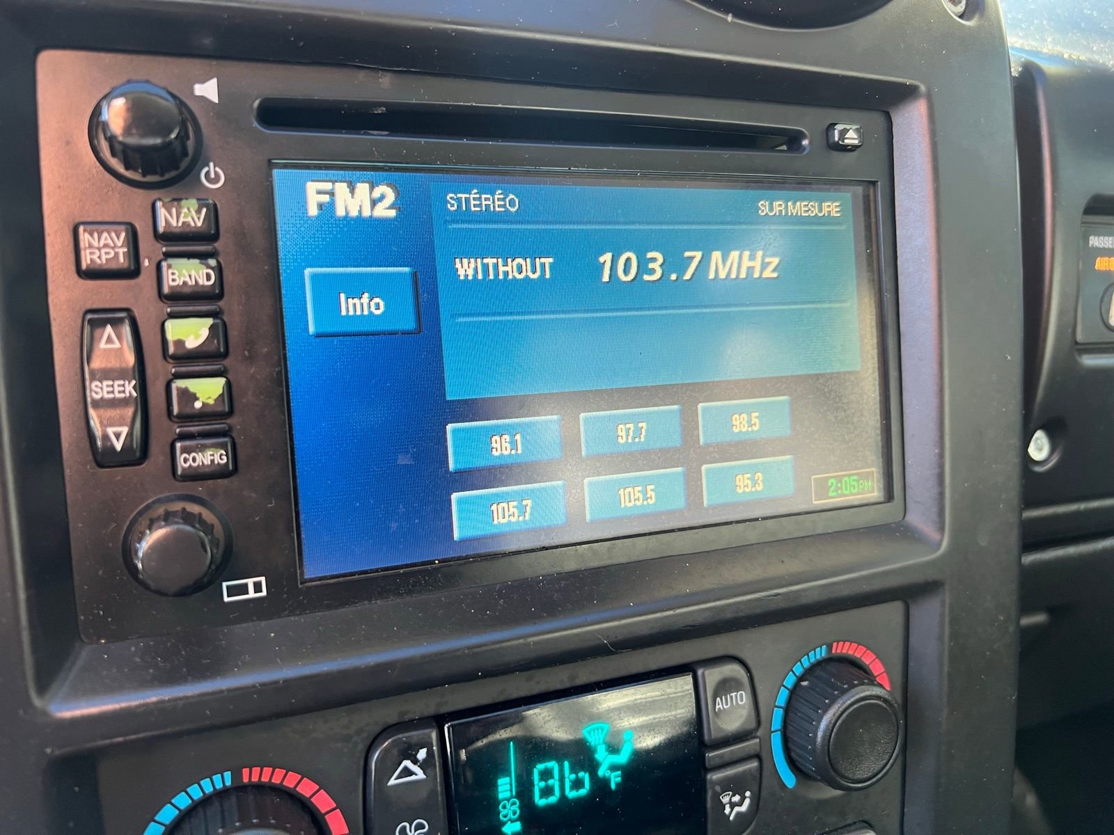 Used 2005 HUMMER H2 w/ Preferred Equipment Group image 36