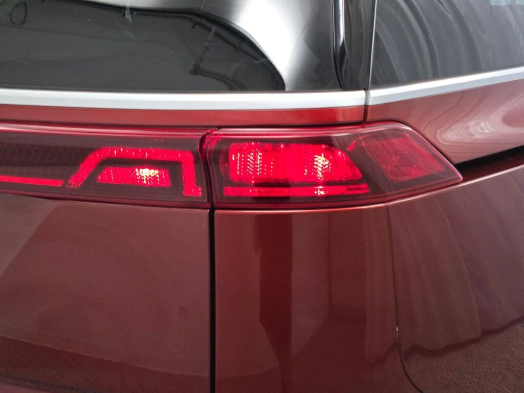 Used 2024 Kia Carnival LX image 14