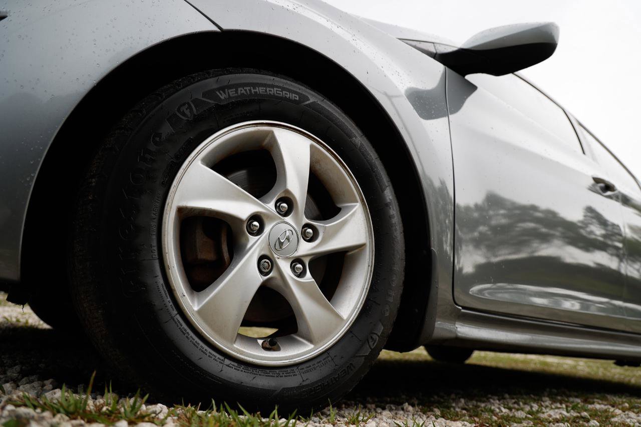 Used 2015 Hyundai Elantra SE image 27