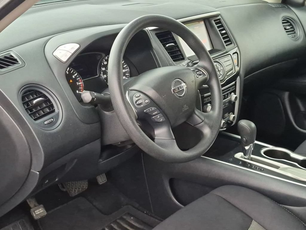 Used 2019 Nissan Pathfinder S FWD image 10