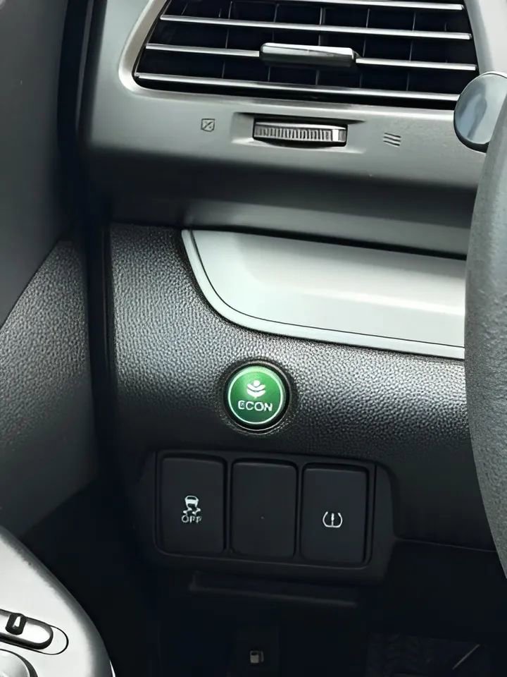 Used 2015 Honda CR-V LX image 30