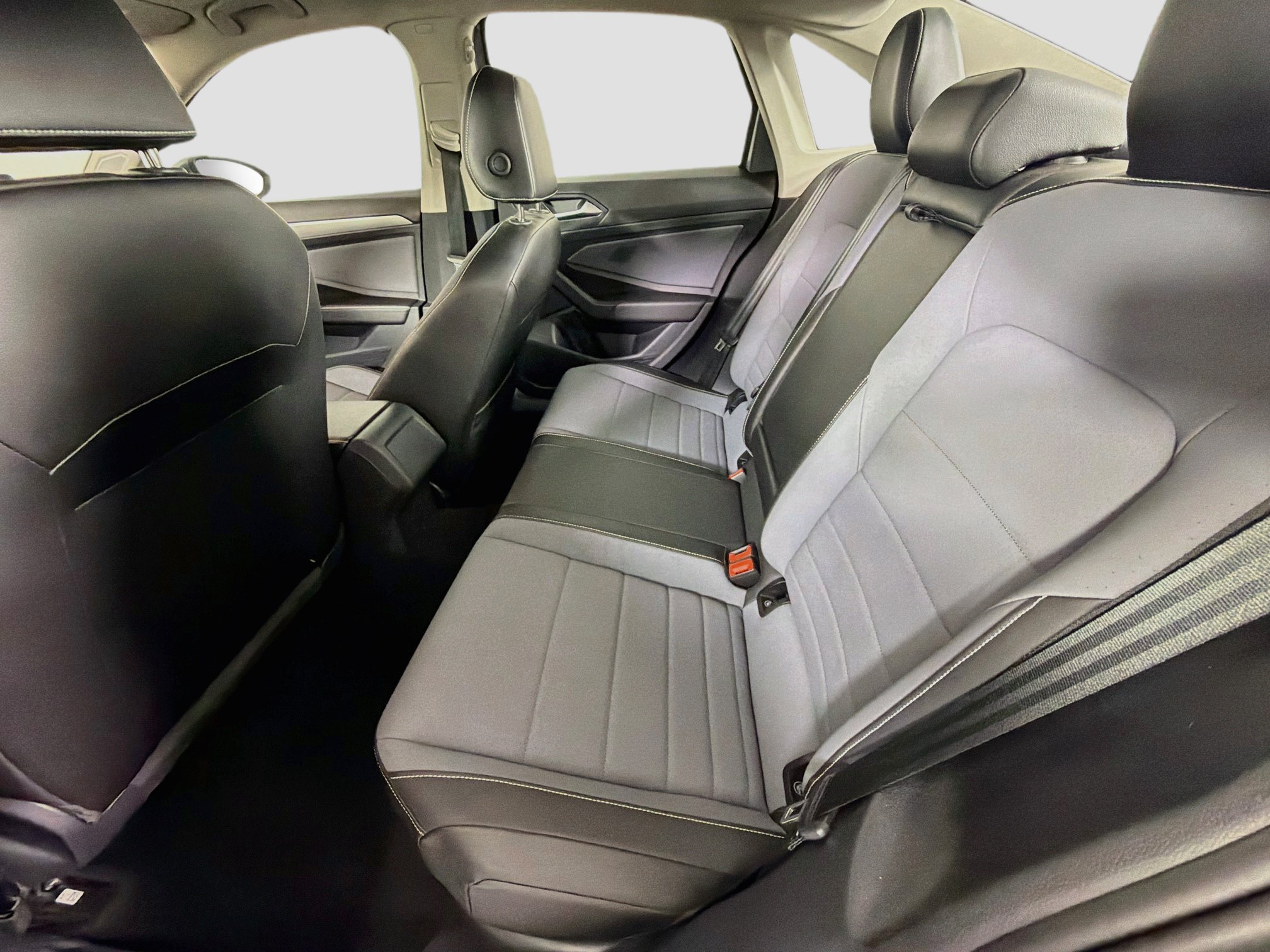 Used 2025 Volkswagen Jetta SE FWD image 26