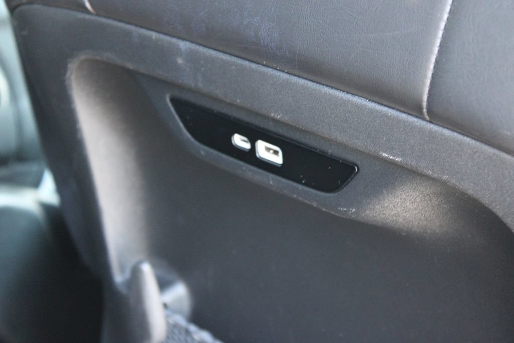 Used 2025 Chrysler Pacifica Select FWD image 32