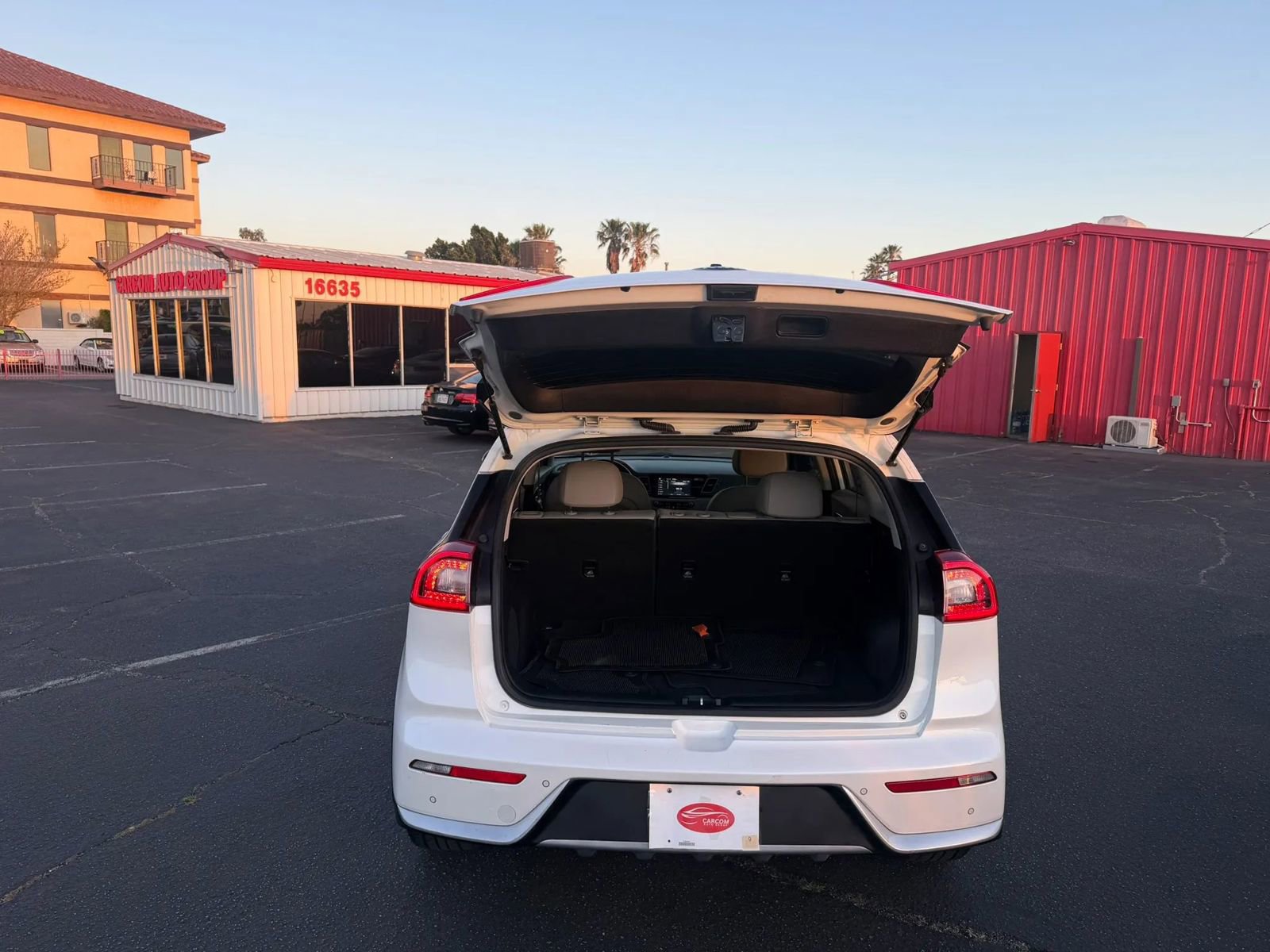 Used 2018 Kia Niro Touring image 7