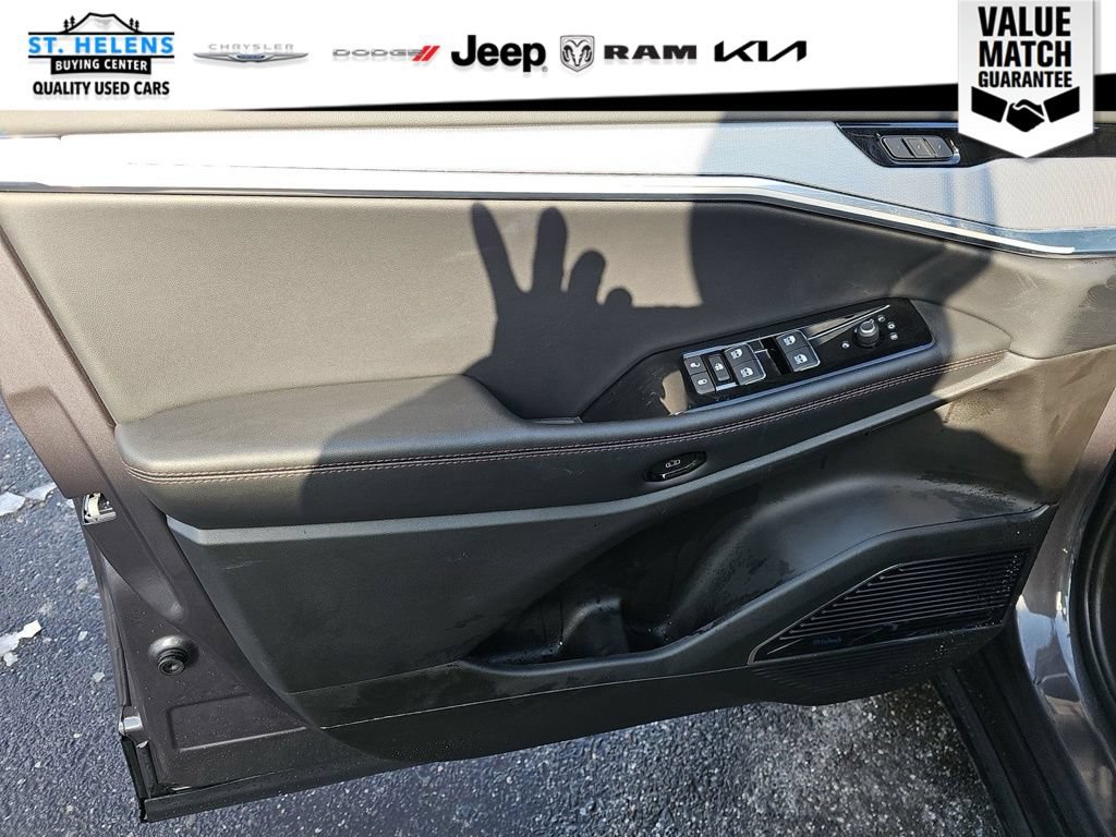 Used 2024 Jeep Wagoneer Limited AWD/4WD image 13