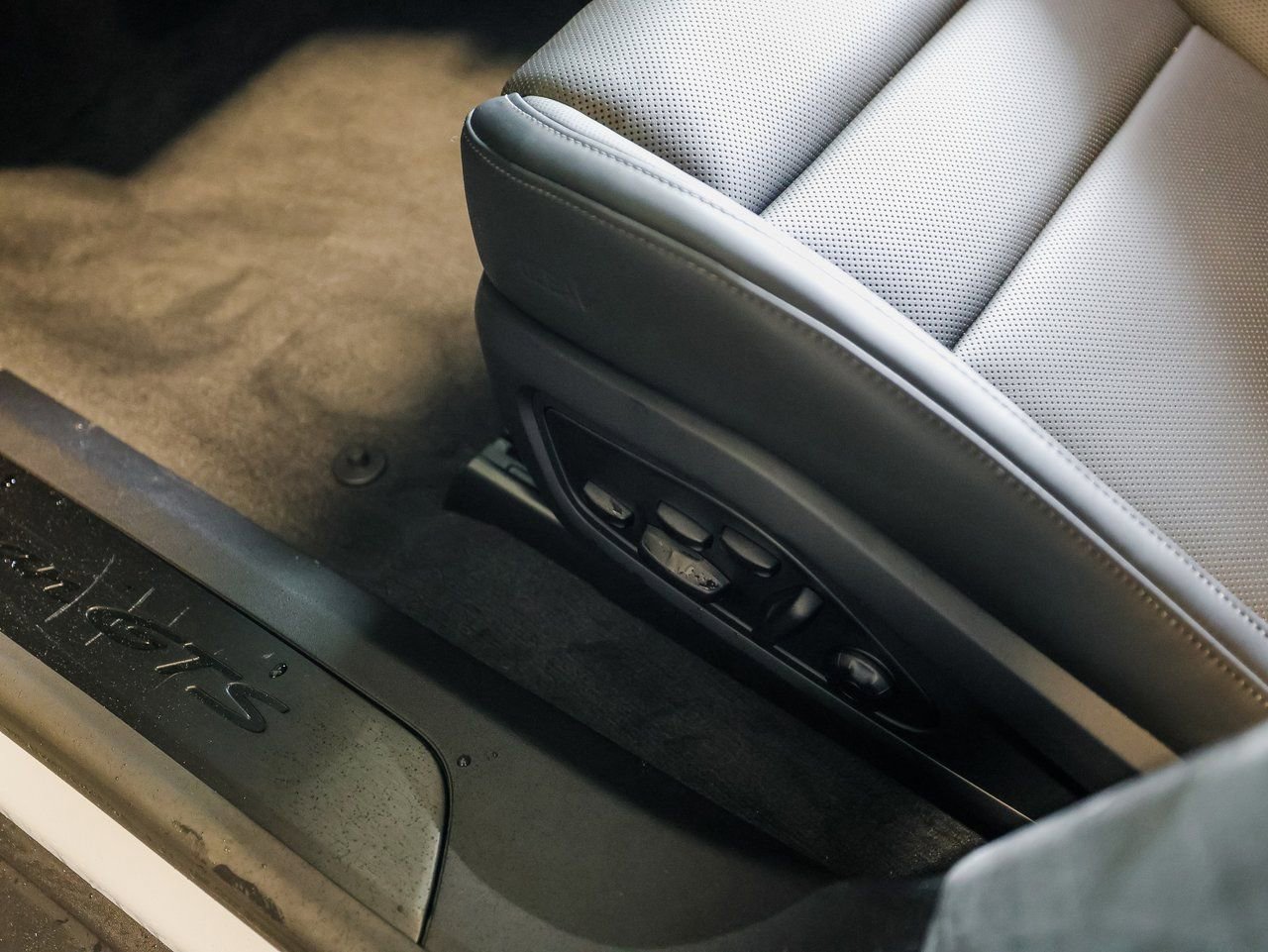 New 2026 Porsche Taycan GTS image 14