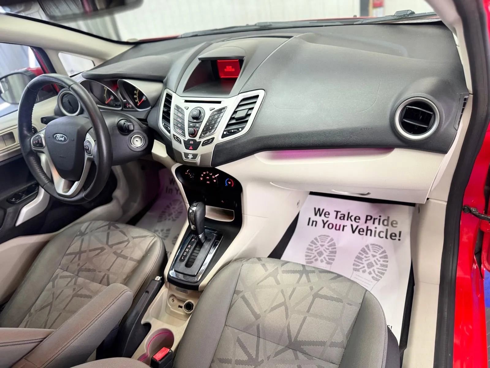 Used 2013 Ford Fiesta SE image 32