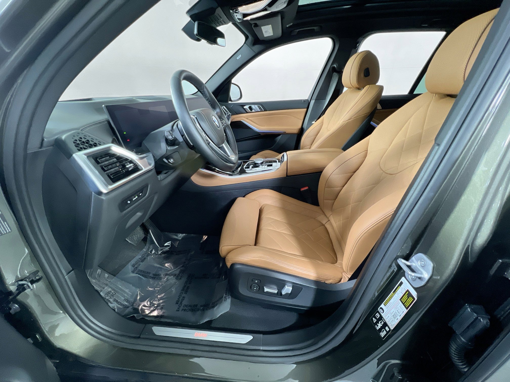 Used 2024 BMW X5 xDrive40i w/ Parking Assistance Package image 21