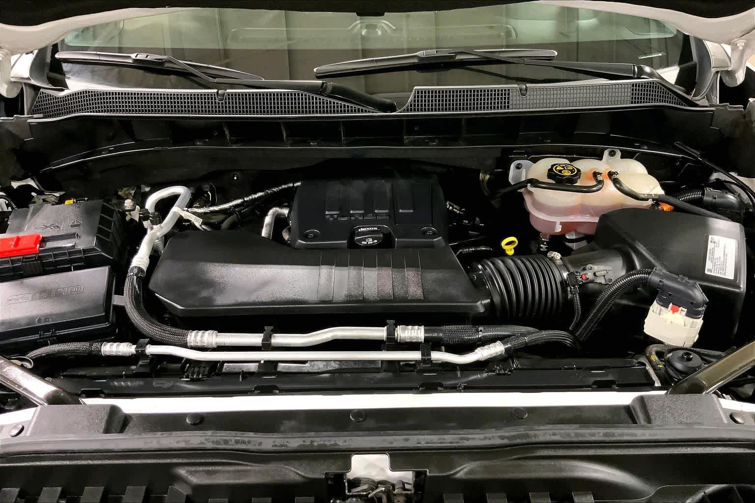 Used 2021 Chevrolet Silverado 1500 LT AWD/4WD image 32