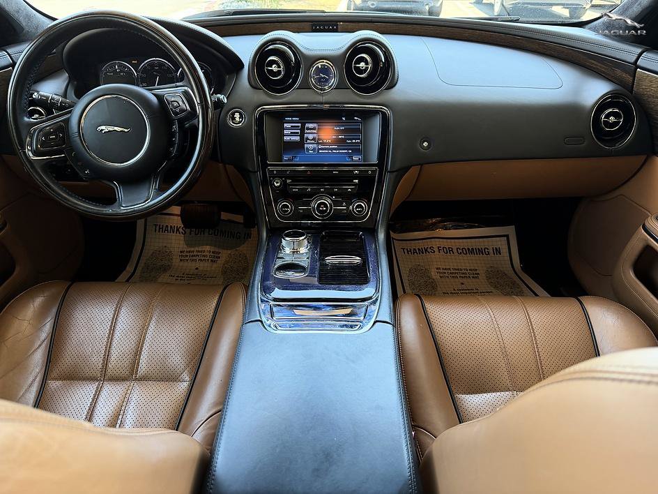 Used 2011 Jaguar XJ Supercharged RWD image 9