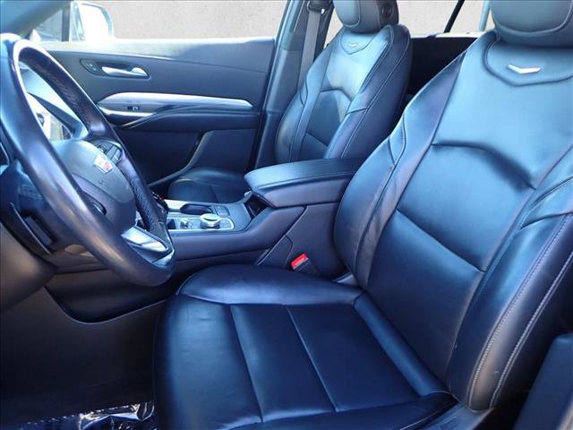 Used 2023 Cadillac XT4 Premium Luxury image 12