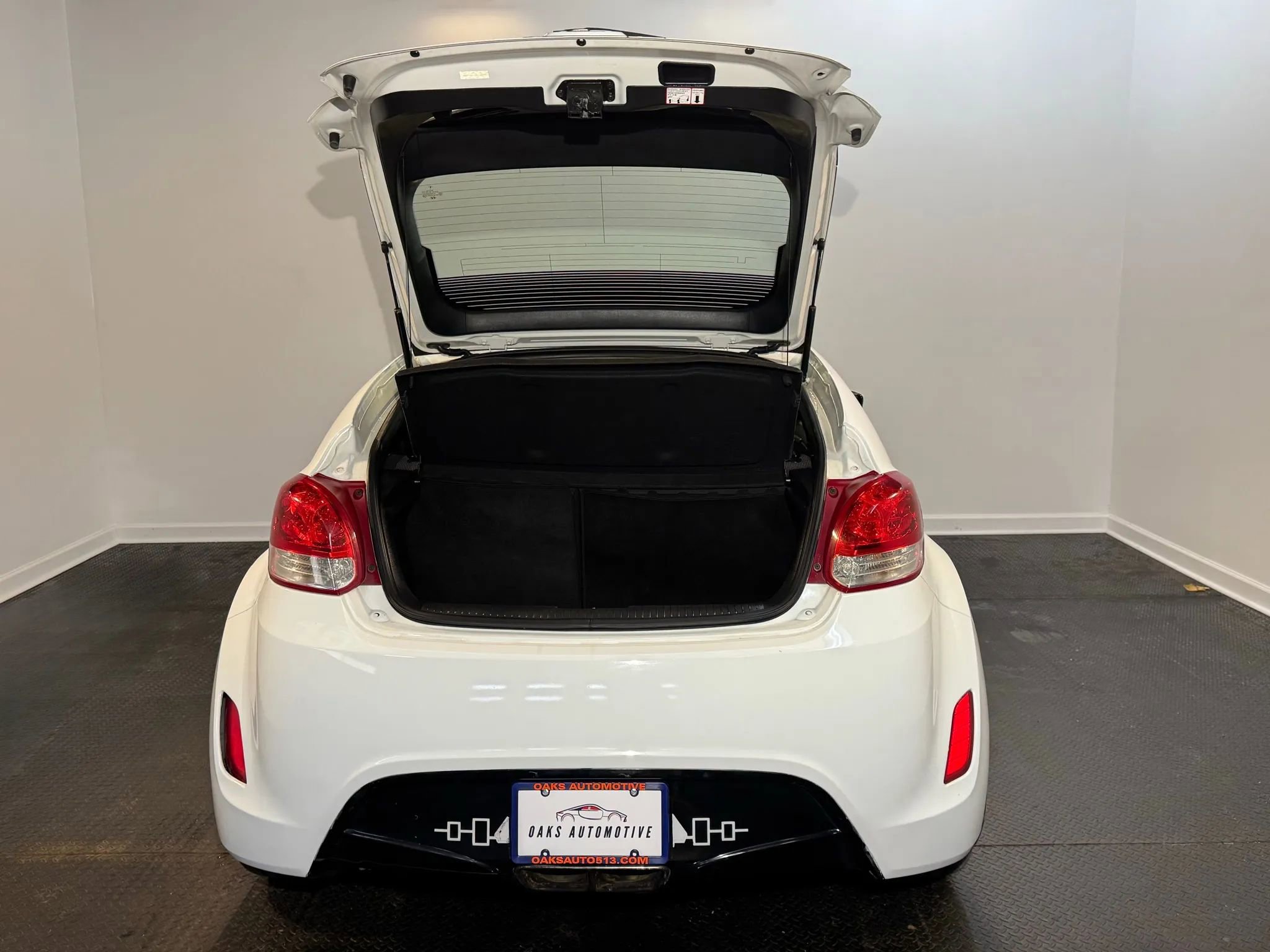 Used 2013 Hyundai Veloster w/ Style Pkg image 23