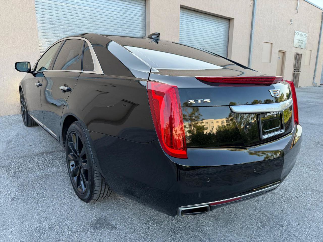 Used 2017 Cadillac XTS Luxury FWD image 5
