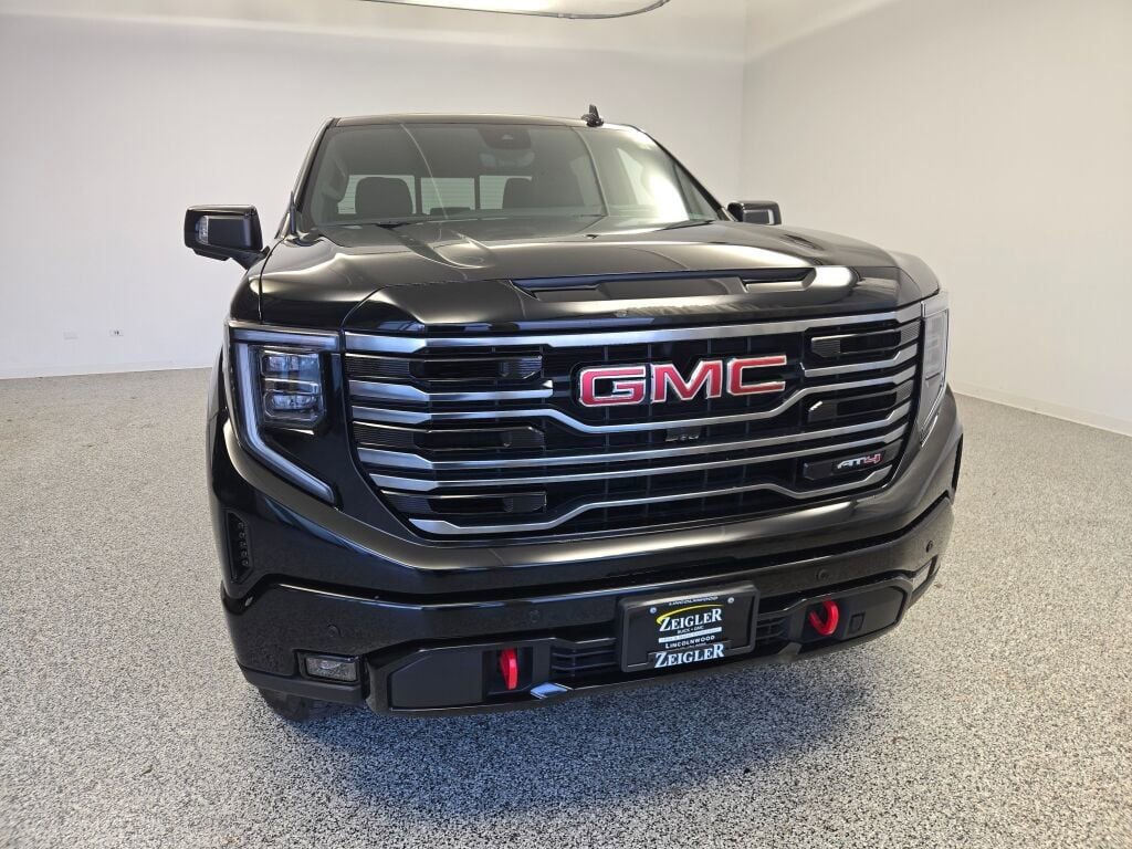 Used 2025 GMC Sierra 1500 AT4 w/ AT4 Premium Package image 5