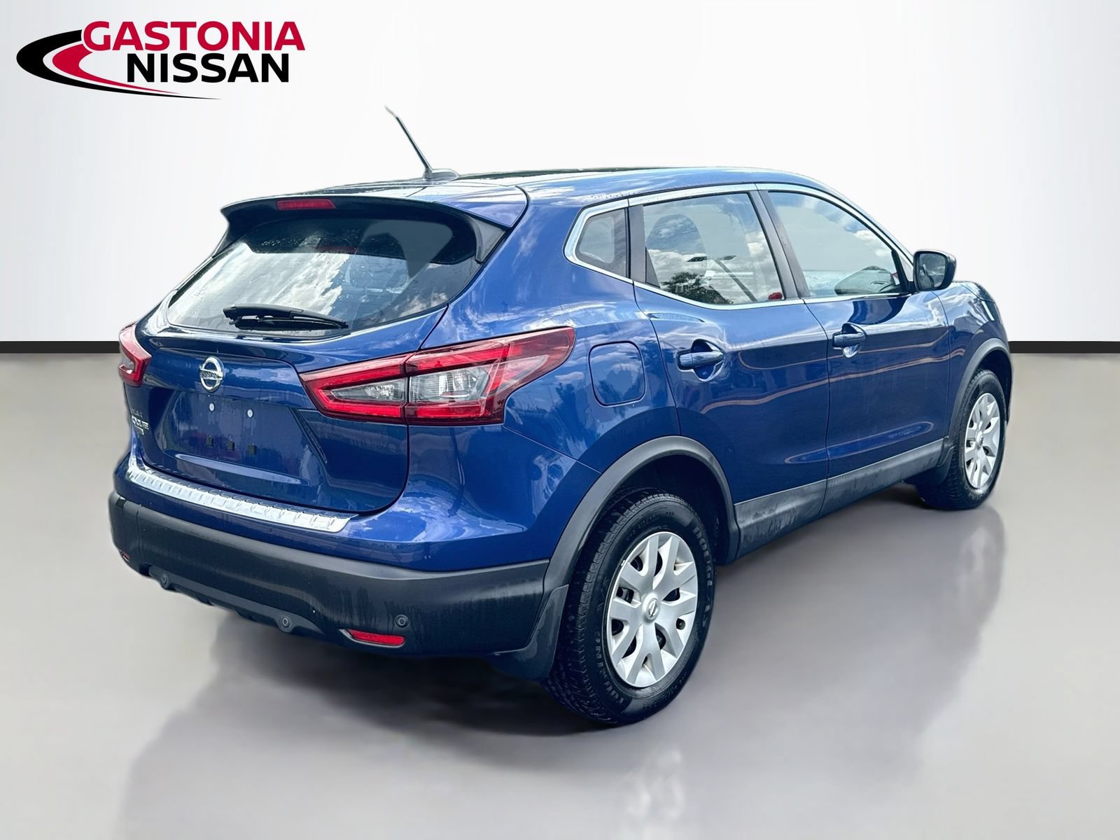 Used 2020 Nissan Rogue Sport S FWD image 9
