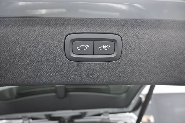 Used 2026 Volvo XC90 B6 Plus w/ Protection Package Premier AWD/4WD image 25